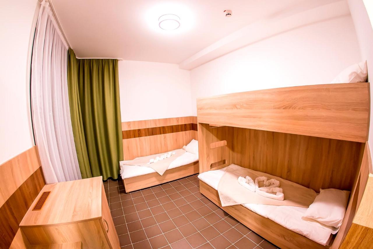 Cvse Clubhaz Es Panzio Bed and Breakfast Cegléd Buitenkant foto