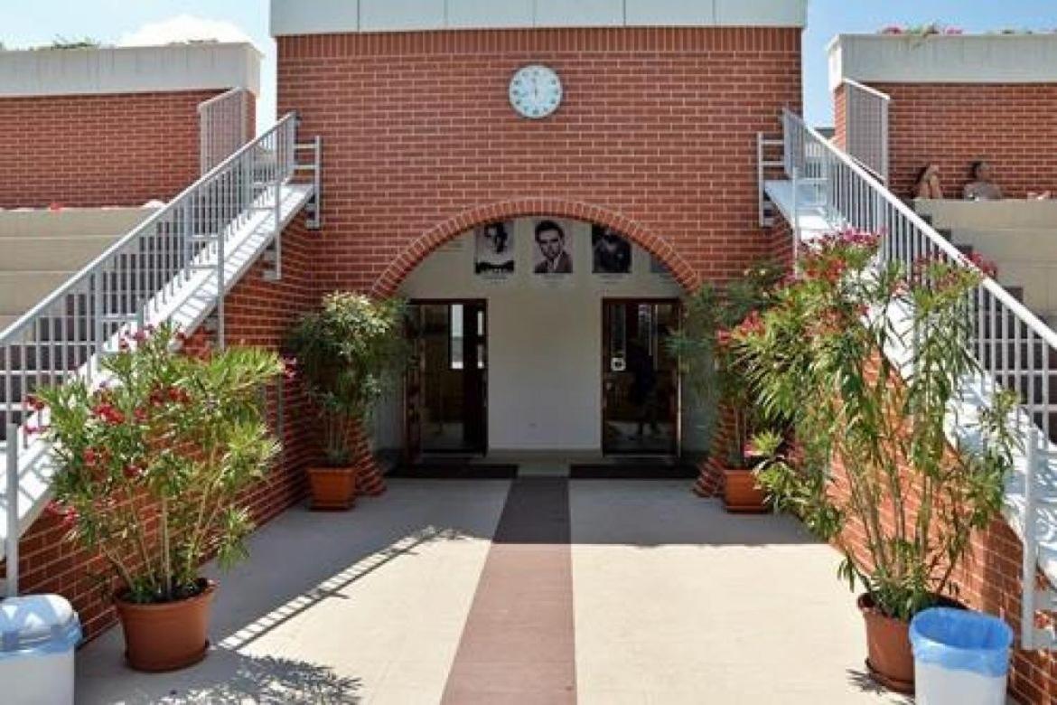 Cvse Clubhaz Es Panzio Bed and Breakfast Cegléd Buitenkant foto