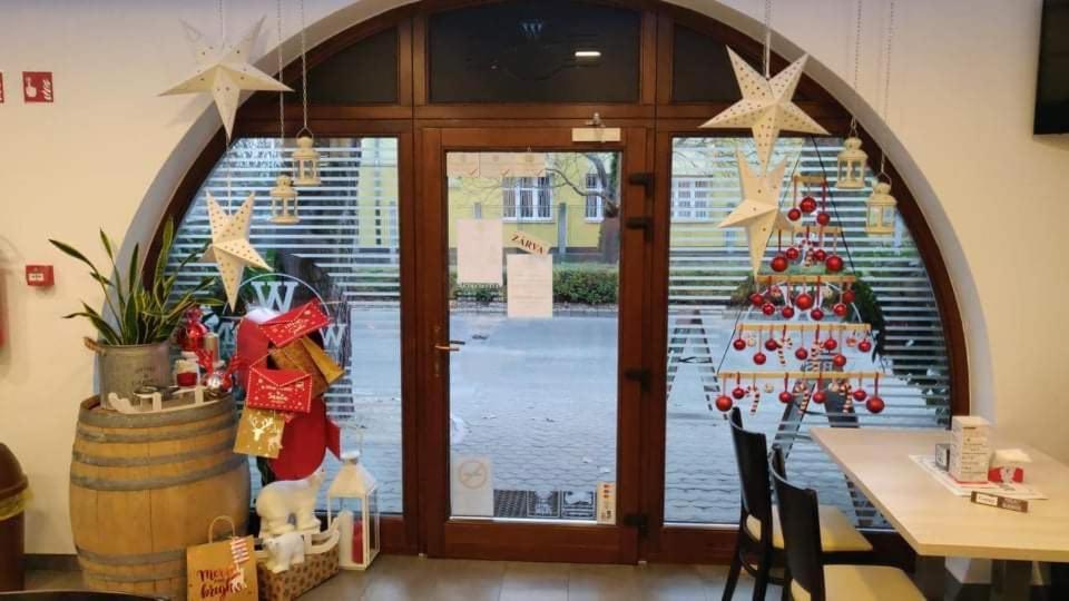Cvse Clubhaz Es Panzio Bed and Breakfast Cegléd Buitenkant foto